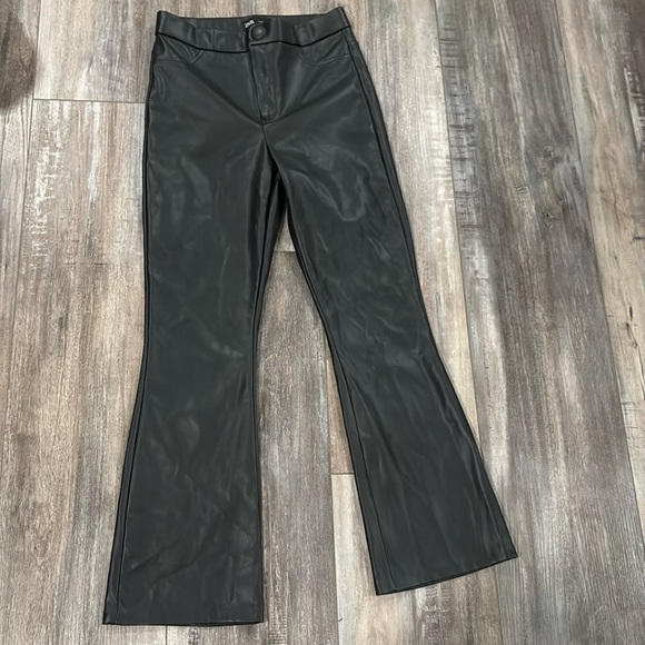 Zara Black Faux Leather High-Waisted Flare Pants Size Medium Bloggers Favorite - Picture 4 of 11